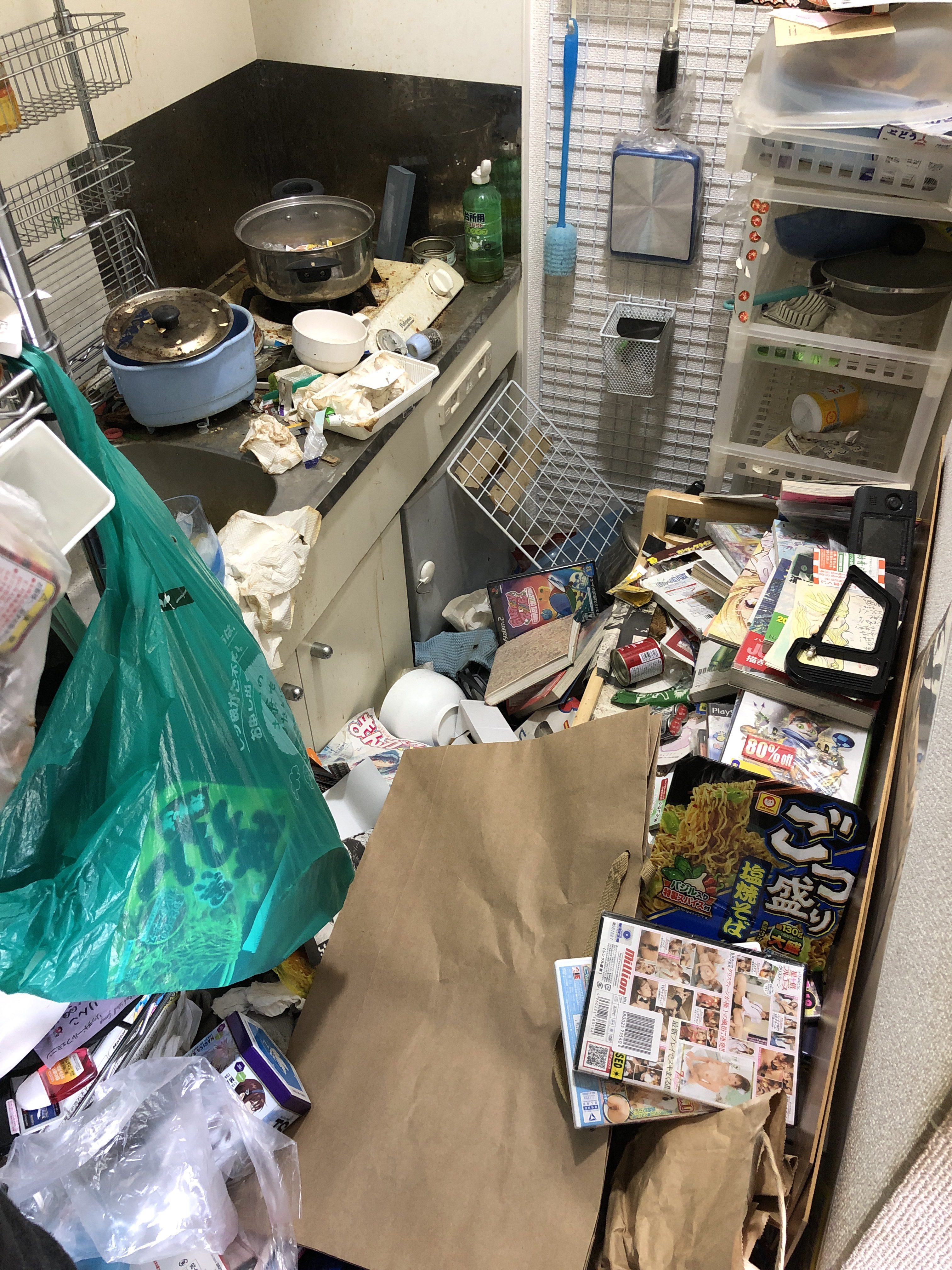 【西宮市】ゴミ屋敷からの不用品回収☆スピーディーな作業にご満足いただけました。