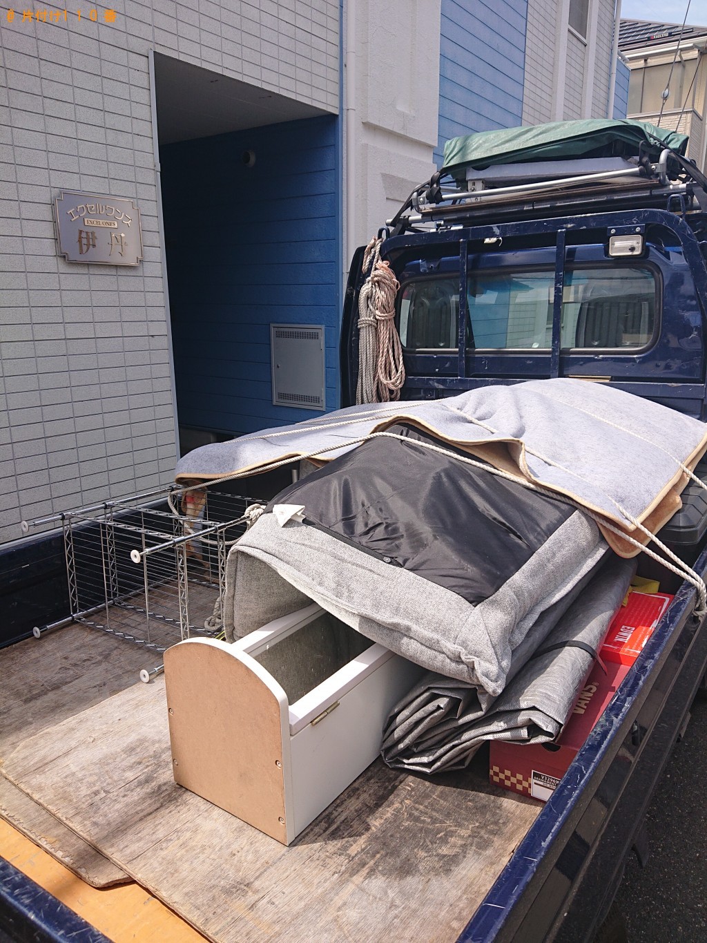 【坂戸市】二人掛けソファー、テレビ台、電気カーペット等の回収