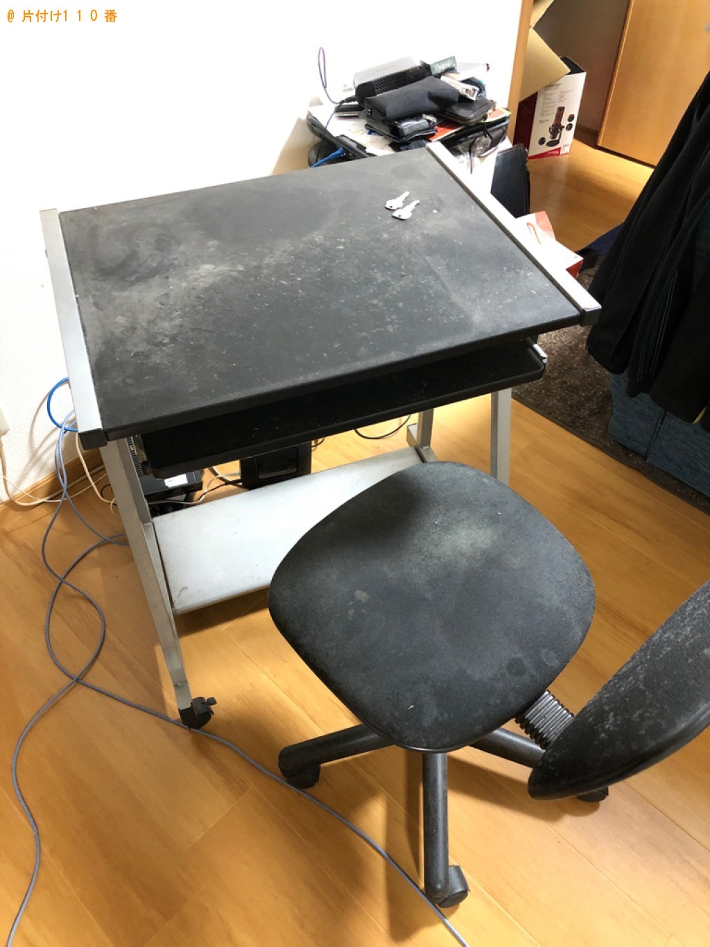 【神戸市北区】PCデスク、椅子、ラック、メタルラック等の回収