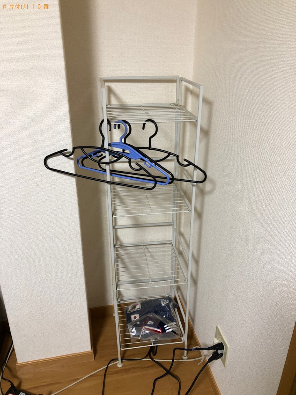 【神戸市北区】PCデスク、椅子、ラック、メタルラック等の回収