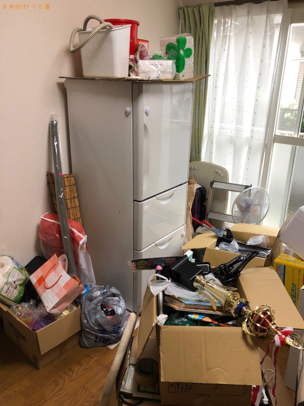 【姫路市】冷蔵庫、食器棚、椅子、テーブル、扇風機、脚立等の回収