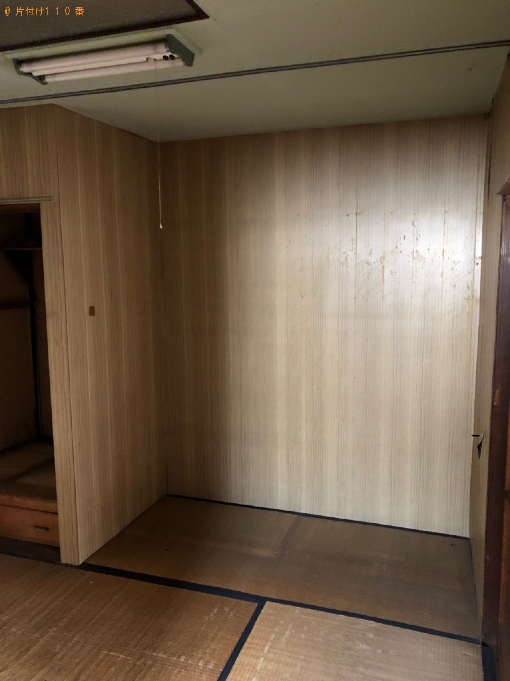 【明石市材木町】二人用ダイニングテーブル、テレビ台、本棚等の回収